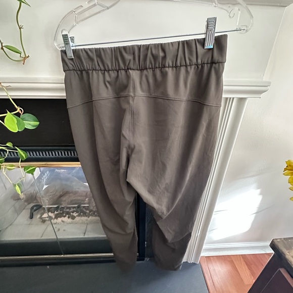 Lululemon On The Fly Pant - Picture 8 of 10